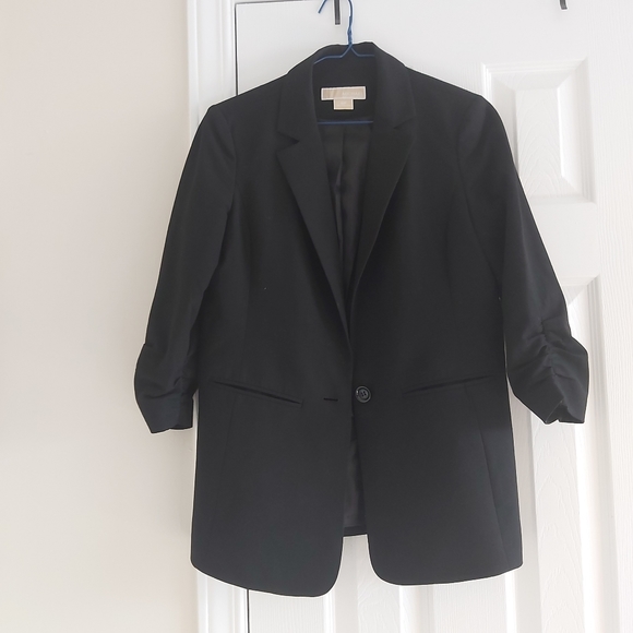 Blazer - Picture 2 of 2